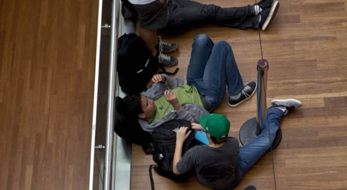 South America’s first Apple store opens in Rio