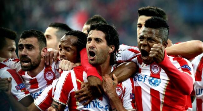 Olympiakos sinks United 2-0 in Champions League