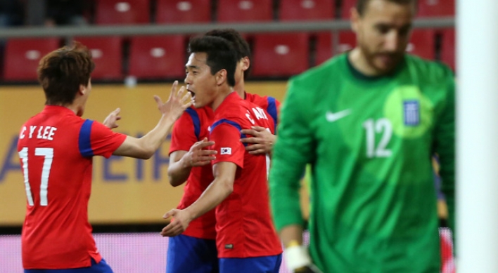 Few passing grades for Korea in football win over Greece