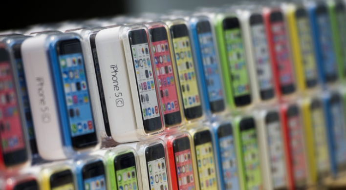 Apple unveils more affordable iPhone 5C with less memory