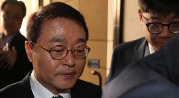 Lotte Shopping CEO grilled over bribery