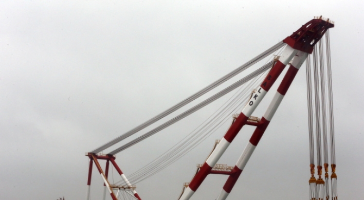 [Ferry Disaster] Four cranes arrive to pull up ferry