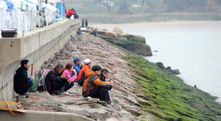 [Ferry Disaster] 'We are fighting against the state'