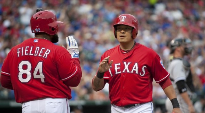 Choo gets three hits as Rangers win 6-3