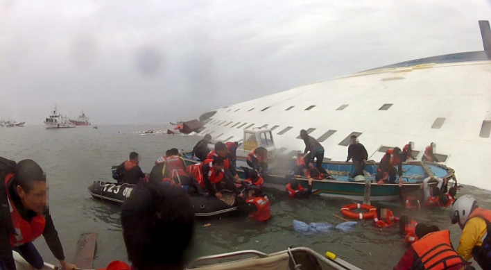 Growing number of Koreans depressed by Sewol