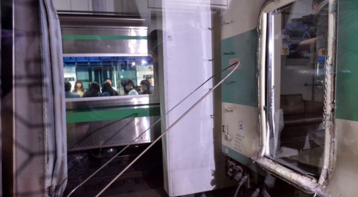 Seoul Metro CEO resigns over train collision
