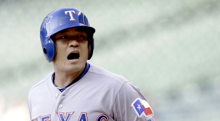 Dominguez lifts Astros over Rangers