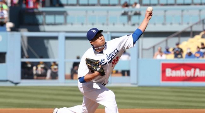 Ryu breezes to third-straight win