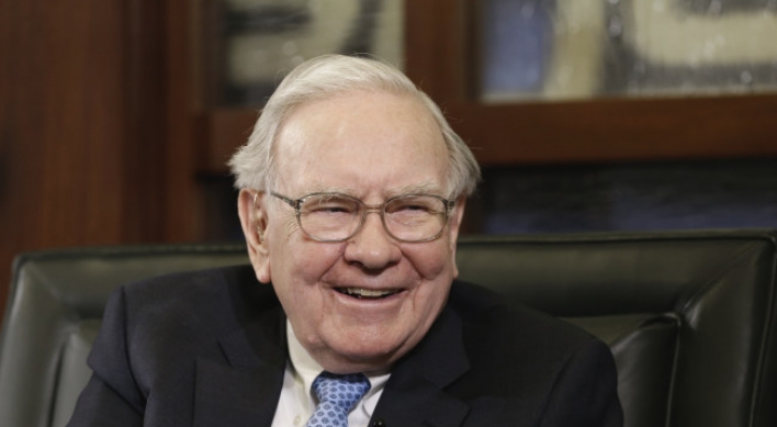 Buffett lunch auction accelerates with $355,100 charity bid