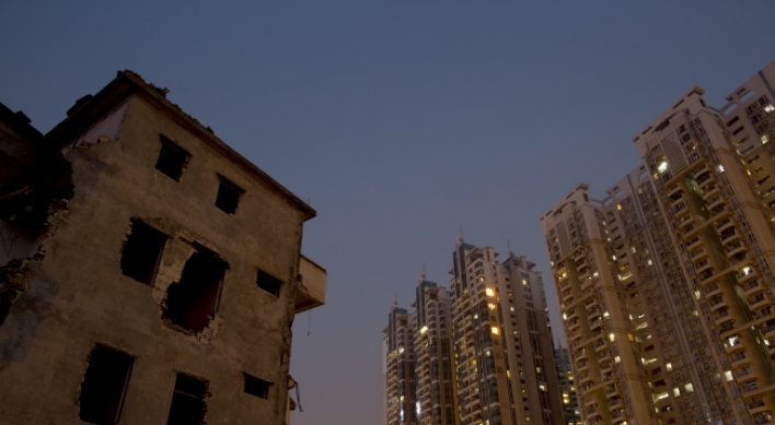 China housing slump sparks concerns