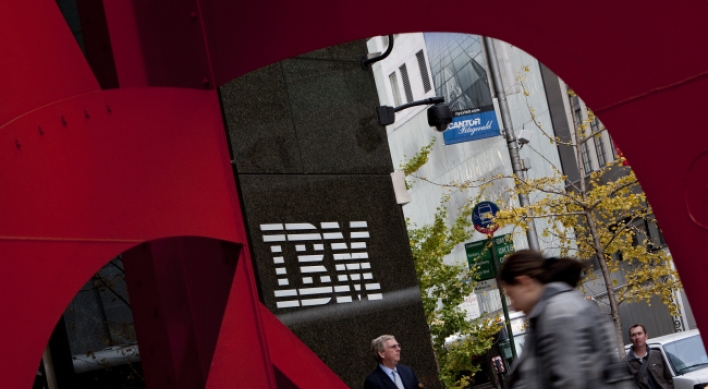 Apple and IBM team up on mobile devices for business