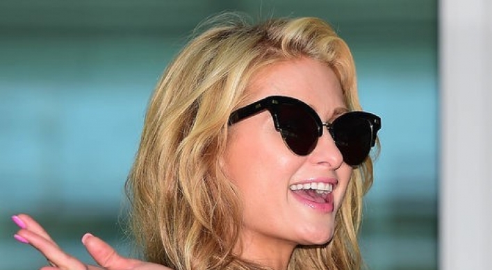 Paris Hilton under fire for alleged tardiness at events