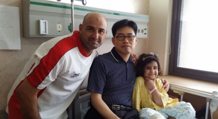 Hanwha supports Iraqi girl’s medical expenses