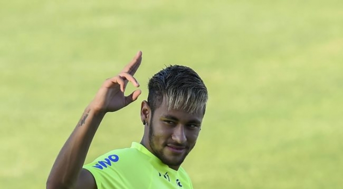 Neymar says back improving