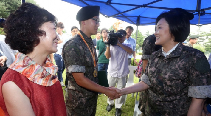 NPAD chief visits Army boot camp