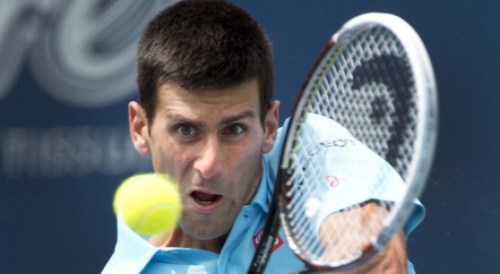 Djokovic, Murray advance in Toronto