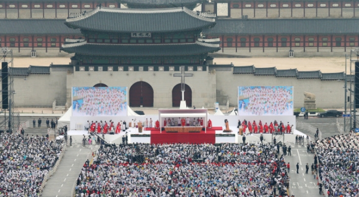 [Papal Visit] Downtown Seoul becomes outdoor cathedral