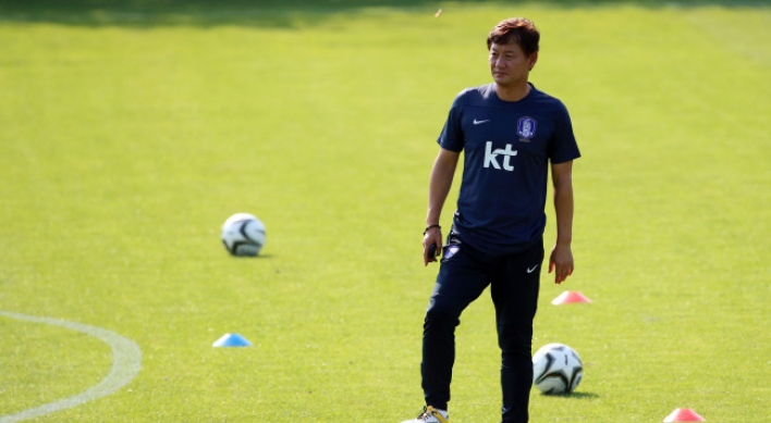 Korea’s Asiad soccer squad opens camp