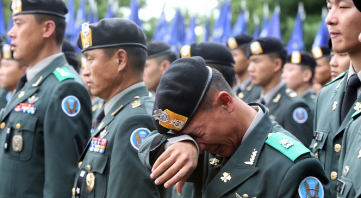 (Photo News) Tears for fallen comrade