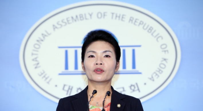 Parties confront growing discontent over Sewol row