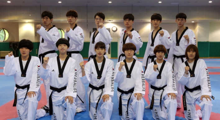 Taekwondo fighters look to put past disappointments behind in Incheon