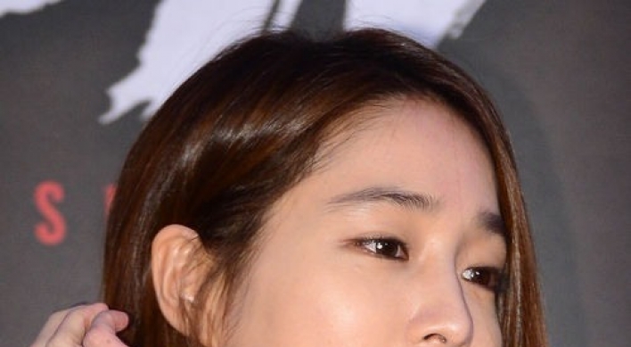 Lee Min-jung returns to parents’ home, not to marital home