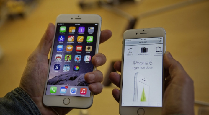 Apple iPhone 6 Plus outselling smaller model: survey