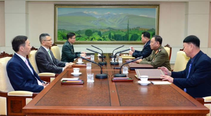 Koreas fail to narrow gap