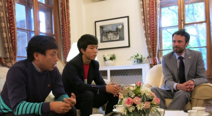 NK defectors learn English to speak about human rights