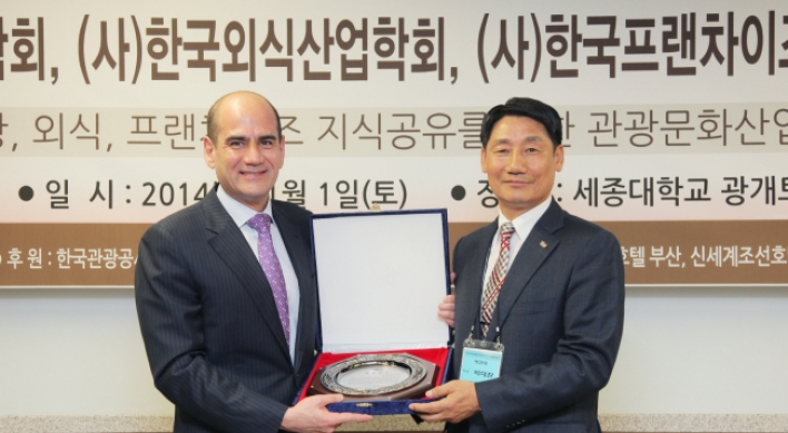 Millennium Seoul Hilton’s general manager receives tourism prize