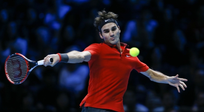 Federer beats Murray at ATP Finals