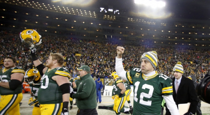 Rodgers, Packers claim NFC North