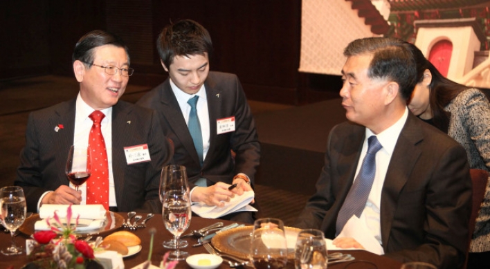 Korean, Chinese CEOs discuss cooperation