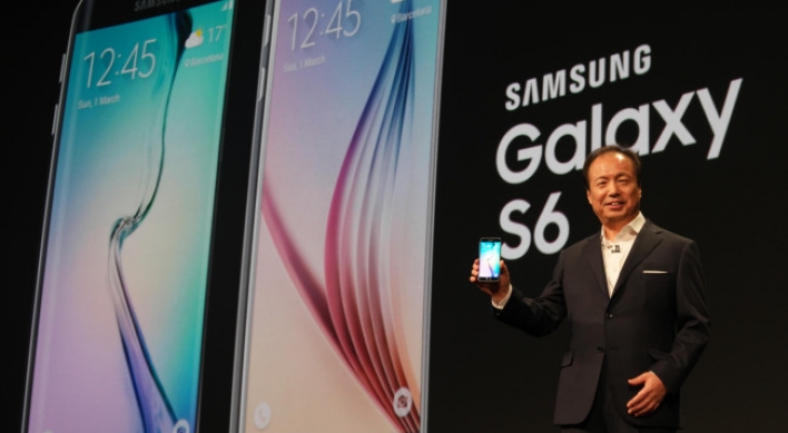 Samsung takes on Apple with new flagship phones