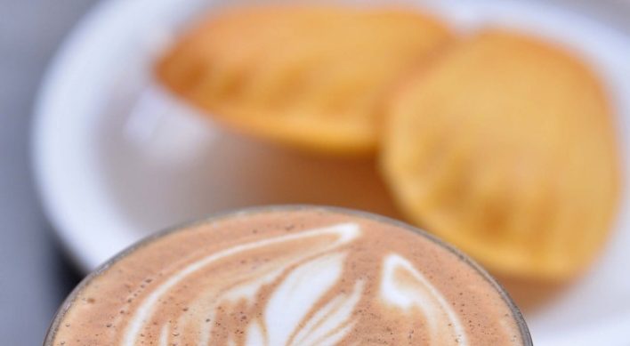 Cortados and madeleines at Coffeed