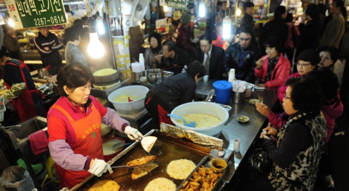 [Markets & Merchants] Bindaetteok and beyond at Gwangjang Market