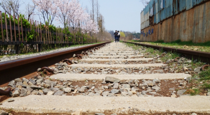 Spring outing in Seoul off the beaten path