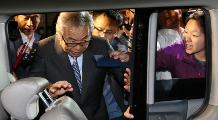 Ex-presidential secretary detained in graft case