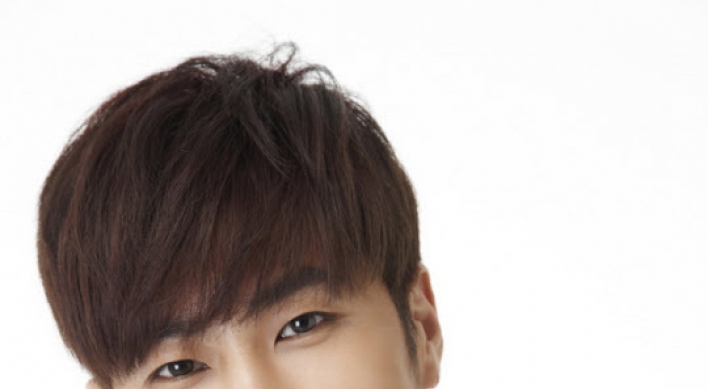 TVXQ’s Yunho to enlist in July