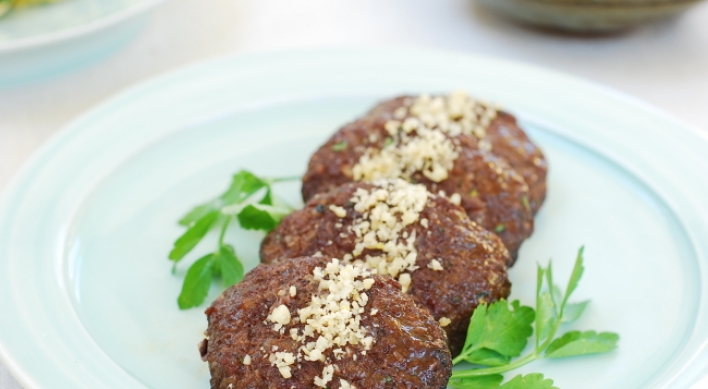 Tteokgalbi (short rib patties)