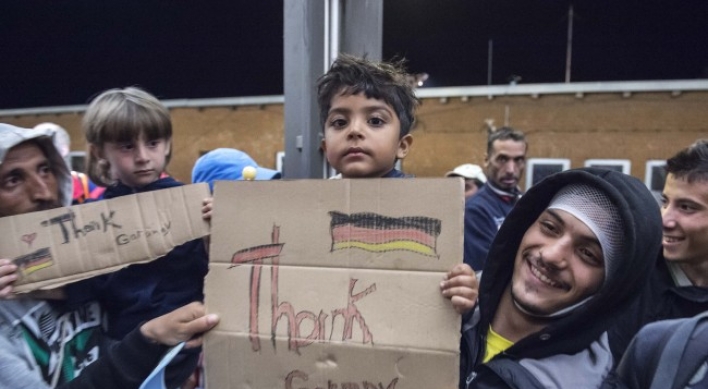 Hopeful migrants stream into Austria