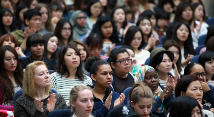 ‘College students have poor Korean’