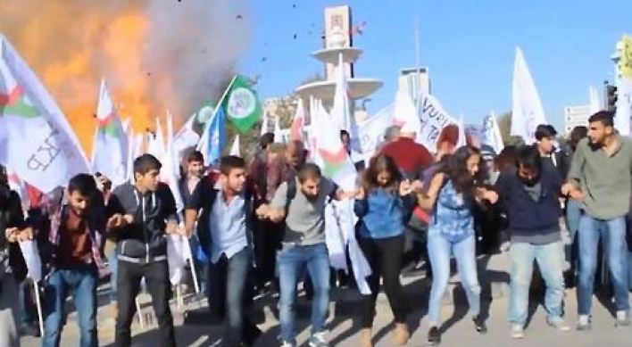 Suicide bombings kill 95 people at Ankara peace rally