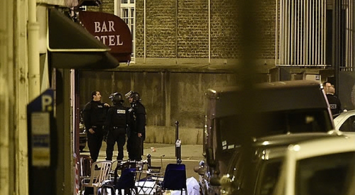 IS지지자들 SNS서 '자축'…프랑스 테러 소행 가능성 무게