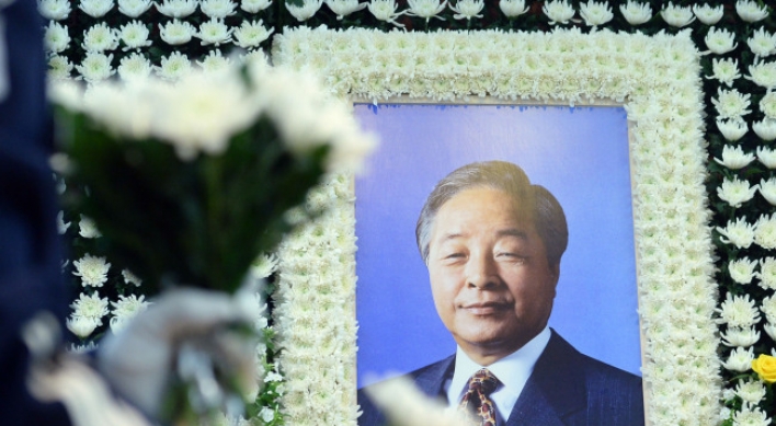 Ex-President Kim dies at 87
