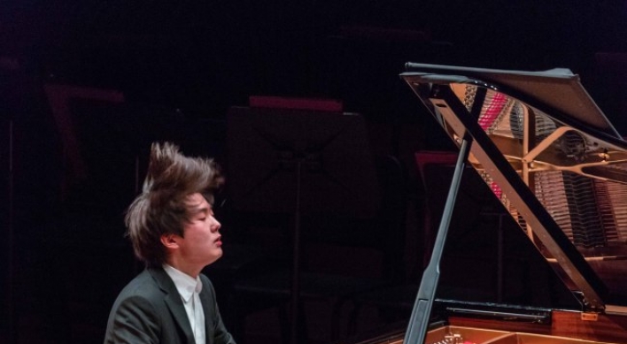 [Herald Review] Cho Seong-jin exceeds expectations at Chopin gala concert