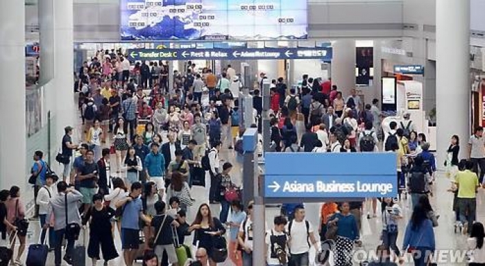 설연휴 인천공항 이용객 역대 최다…10일에만 18만4천명