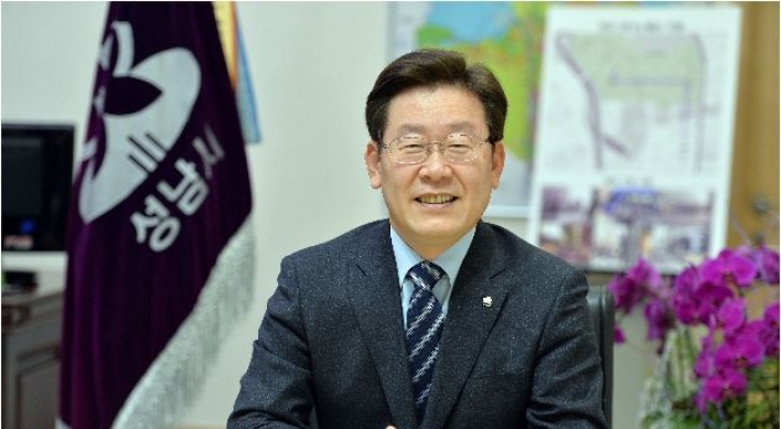 Seongnam City Mayor Lee draws attention for ‘grassroot politics’