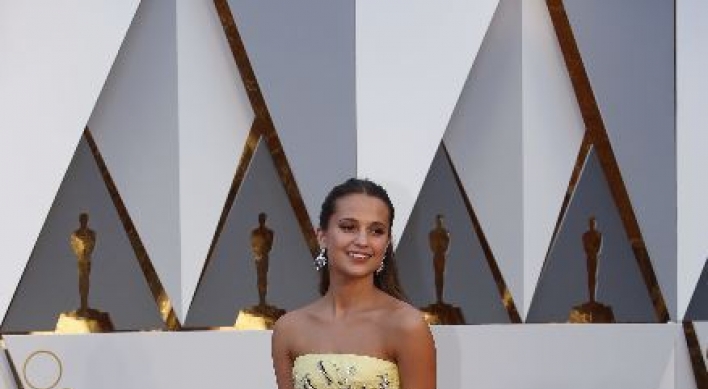 Oscars fashion: Many of the red-carpet stars went soft
