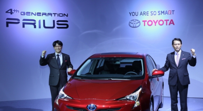 Toyota drives hybrid car sales push with new Prius